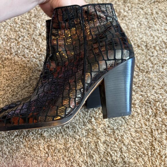 Donald J. Pliner Swift Brown Croc Embossed ankle boots - Picture 3 of 5